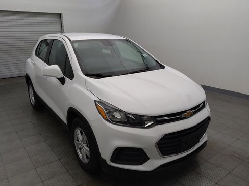 Used 2020 Chevrolet Trax LS w/ LPO, Cargo Package FWD image 13