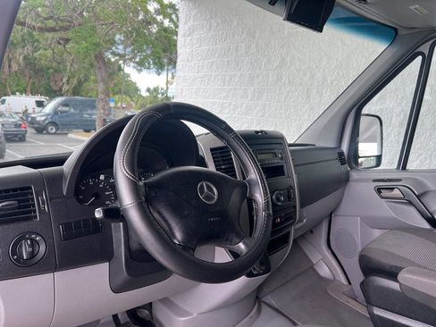 Used 2010 Mercedes-Benz Sprinter 3500 image 9