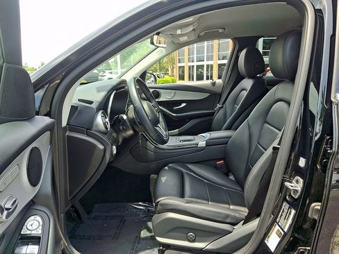 Used 2022 Mercedes-Benz GLC 300 image 13