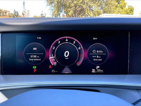 Certified 2025 Volkswagen Tiguan SE image 26