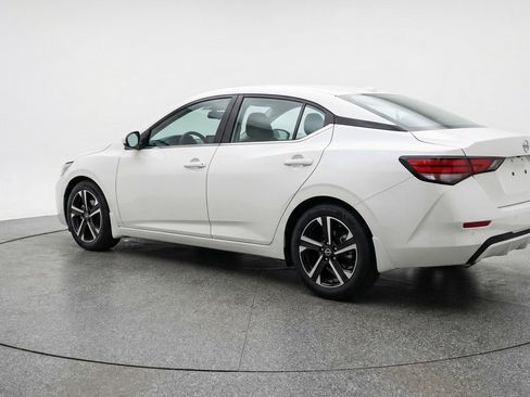 Used 2025 Nissan Sentra SV FWD image 6