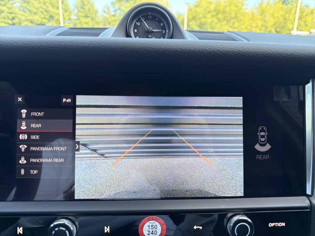 Certified 2026 Porsche Macan AWD/4WD image 10