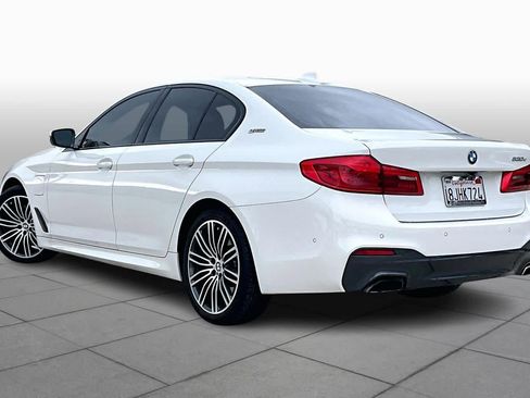 Used 2019 BMW 530e w/ M Sport Package image 11