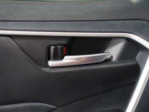 Certified 2025 Toyota RAV4 XLE w/ Convenience Package FWD image 32
