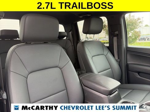 Used 2025 Chevrolet Colorado Trail Boss AWD/4WD image 35