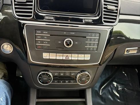 Used 2017 Mercedes-Benz GLS 450 4MATIC image 16