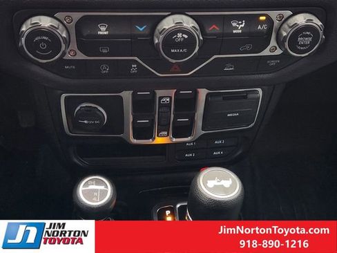 Used 2025 Jeep Wrangler Sport image 21