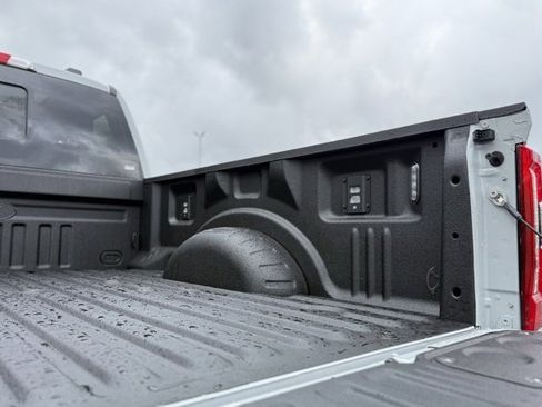 New 2026 Ford F250 Lariat w/ Black Appearance Package image 8