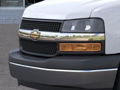 New 2026 Chevrolet Express 2500 Extended w/ Enhanced Convenience Package RWD image 14