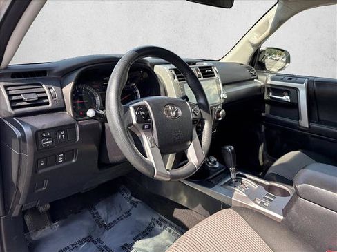 Used 2019 Toyota 4Runner SR5 AWD/4WD image 10