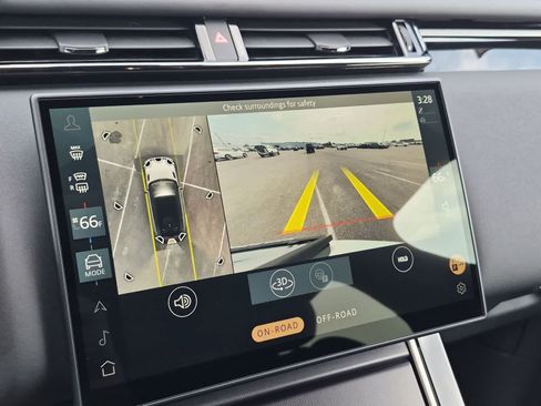 Certified 2026 Land Rover Range Rover Velar Dynamic SE AWD/4WD image 30