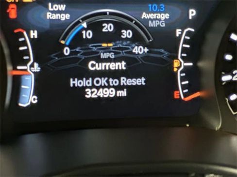 Used 2024 Jeep Compass Latitude image 12