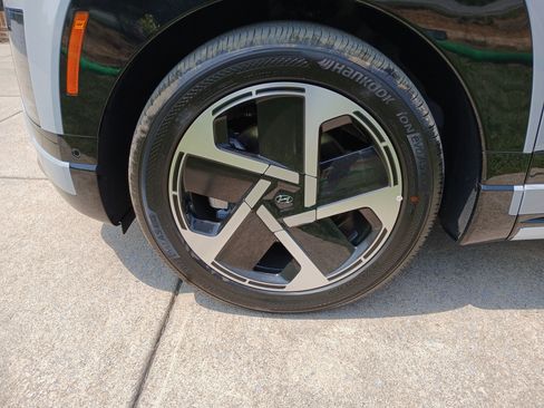 New 2026 Hyundai Ioniq 9 Limited image 11