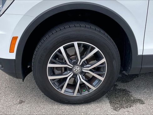 Used 2020 Volkswagen Tiguan SE FWD image 8