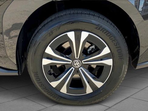 Used 2023 Toyota bZ4X XLE image 17