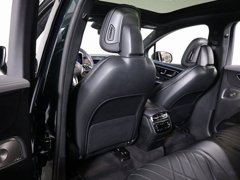 Used 2023 Mercedes-Benz EQE 500 4MATIC SUV w/ Pinnacle Trim Package image 31