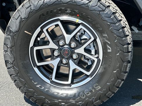 New 2025 Jeep Wrangler Rubicon image 25