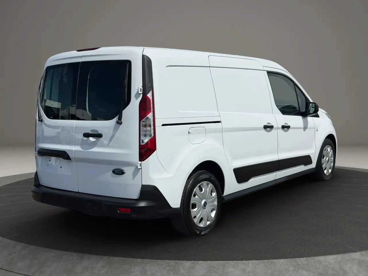 Used 2022 Ford Transit Connect XLT FWD image 6