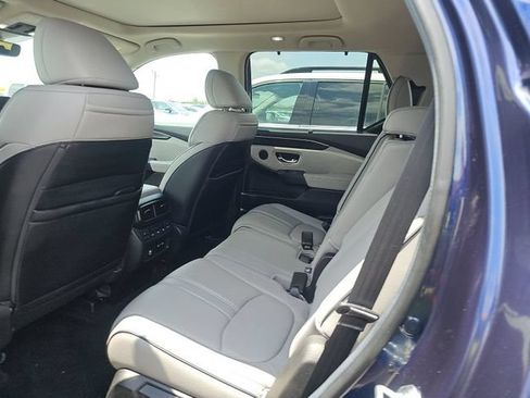 Used 2025 Honda Pilot Elite image 4