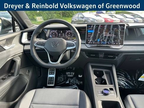 New 2026 Volkswagen Tiguan SE R-Line AWD/4WD image 12