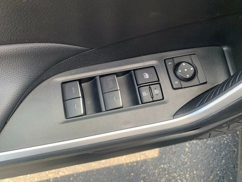 Used 2025 Toyota RAV4 XLE AWD/4WD image 13