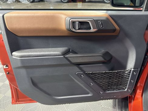Used 2024 Ford Bronco Outer Banks image 15