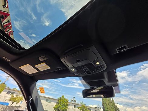 Used 2019 Lincoln Navigator Reserve w/ Cargo Package image 18