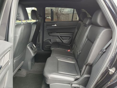 Used 2020 Volkswagen Atlas Cross Sport SE w/ Panoramic Sunroof Package image 20