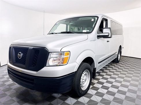 Used 2021 Nissan NV 3500 S image 3