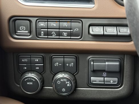 Used 2022 Chevrolet Suburban High Country w/ Max Trailering Package AWD/4WD image 29