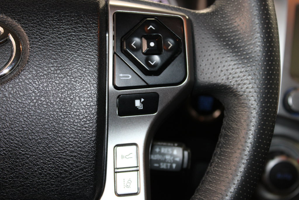 Used 2020 Toyota 4Runner Limited AWD/4WD image 19