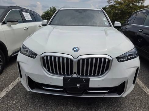 Used 2025 BMW X5 xDrive50e AWD/4WD image 2