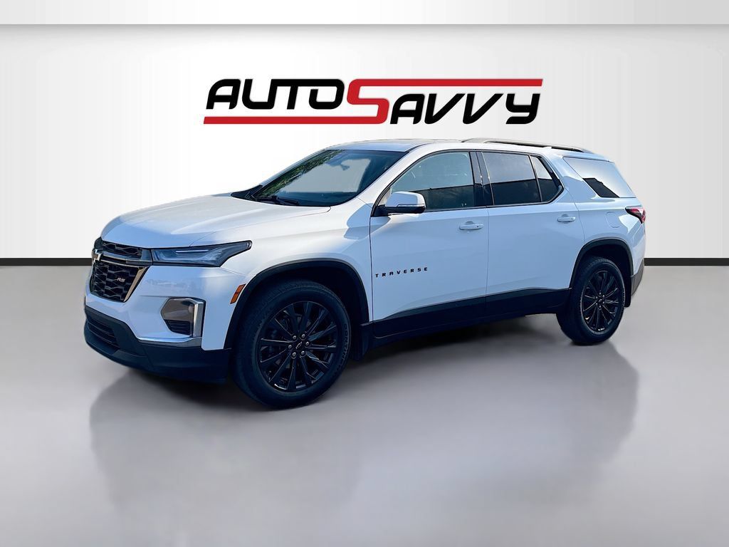 Used 2023 Chevrolet Traverse RS w/ LPO, Cargo Package FWD image 3
