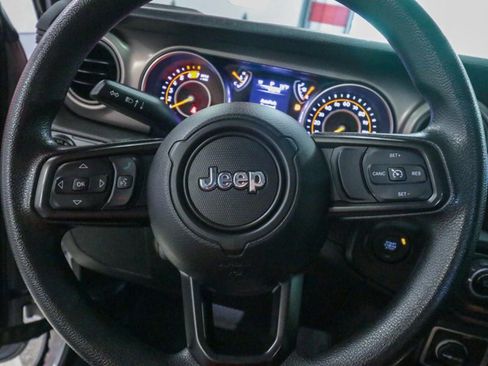 Used 2018 Jeep Wrangler Unlimited Sport AWD/4WD image 19