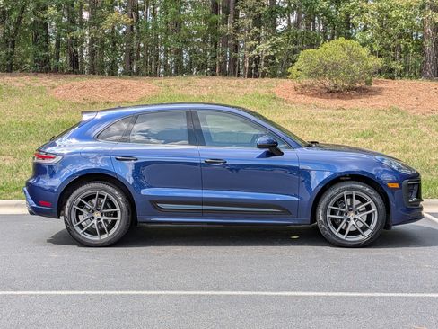 Certified 2024 Porsche Macan S AWD/4WD image 31
