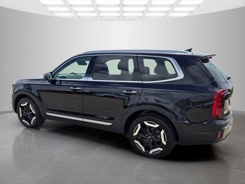 Used 2025 Kia Telluride S FWD image 9