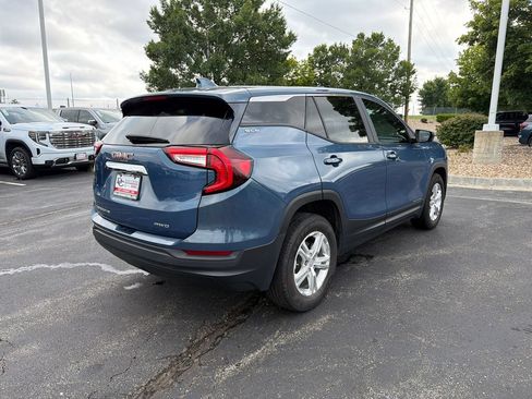 Used 2024 GMC Terrain SLE AWD/4WD image 5