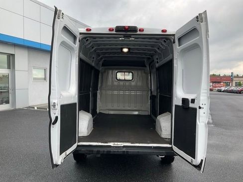 Used 2025 RAM ProMaster 2500 w/ Convenience Group FWD image 16