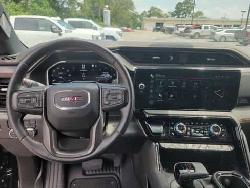 Used 2023 GMC Sierra 1500 AT4 w/ Technology Package AWD/4WD image 16