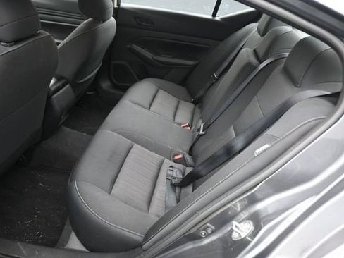 Used 2024 Nissan Altima 2.5 SV FWD image 19
