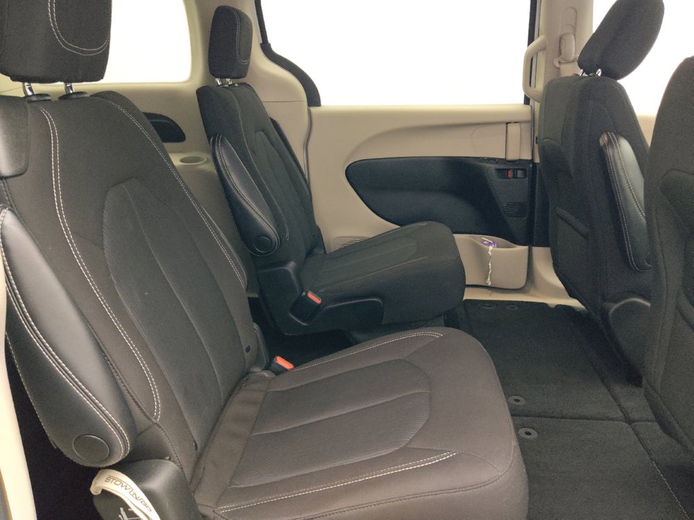Used 2023 Chrysler Voyager LX FWD image 19