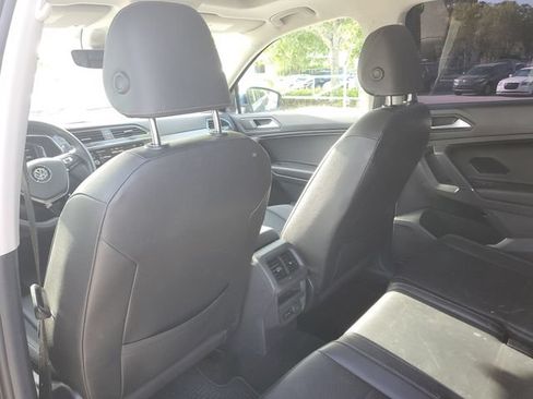 Used 2020 Volkswagen Tiguan SEL FWD image 9