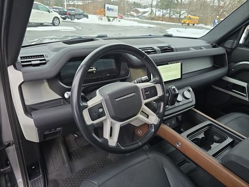 Used 2021 Land Rover Defender 110 SE image 17
