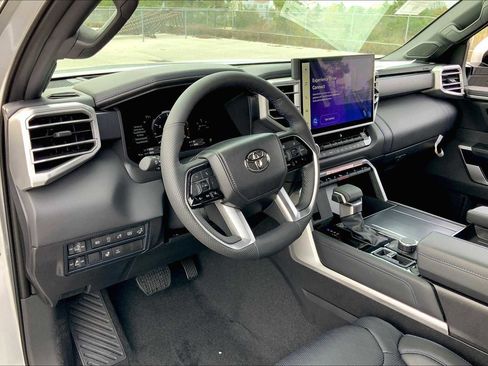 New 2025 Toyota Tundra Platinum image 8