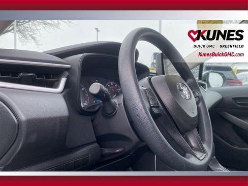 Used 2025 Toyota Corolla LE image 14