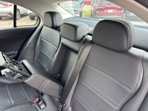 Used 2022 Mercedes-Benz C 300 Sedan image 8