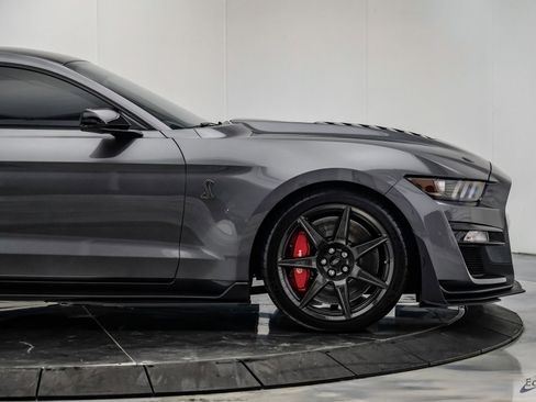 Used 2021 Ford Mustang Shelby GT500 w/ Carbon Fiber Track Pack RWD image 28