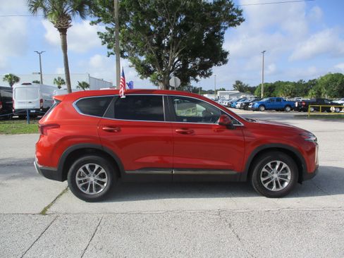 Used 2019 Hyundai Santa Fe SE FWD image 8