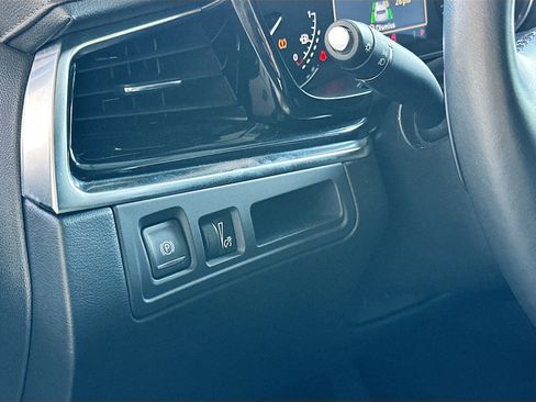 Used 2025 Cadillac XT6 Luxury image 10