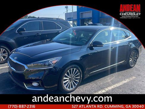 Used 2017 Kia Cadenza Premium w/ Luxury Package FWD image 1